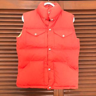 THE NORTH FACE(ダウンベスト ・ オレンジ/橙色系)のフリマ THE NORTH FACE(ダウンベスト ・ オレンジ/橙色系)のフリマ