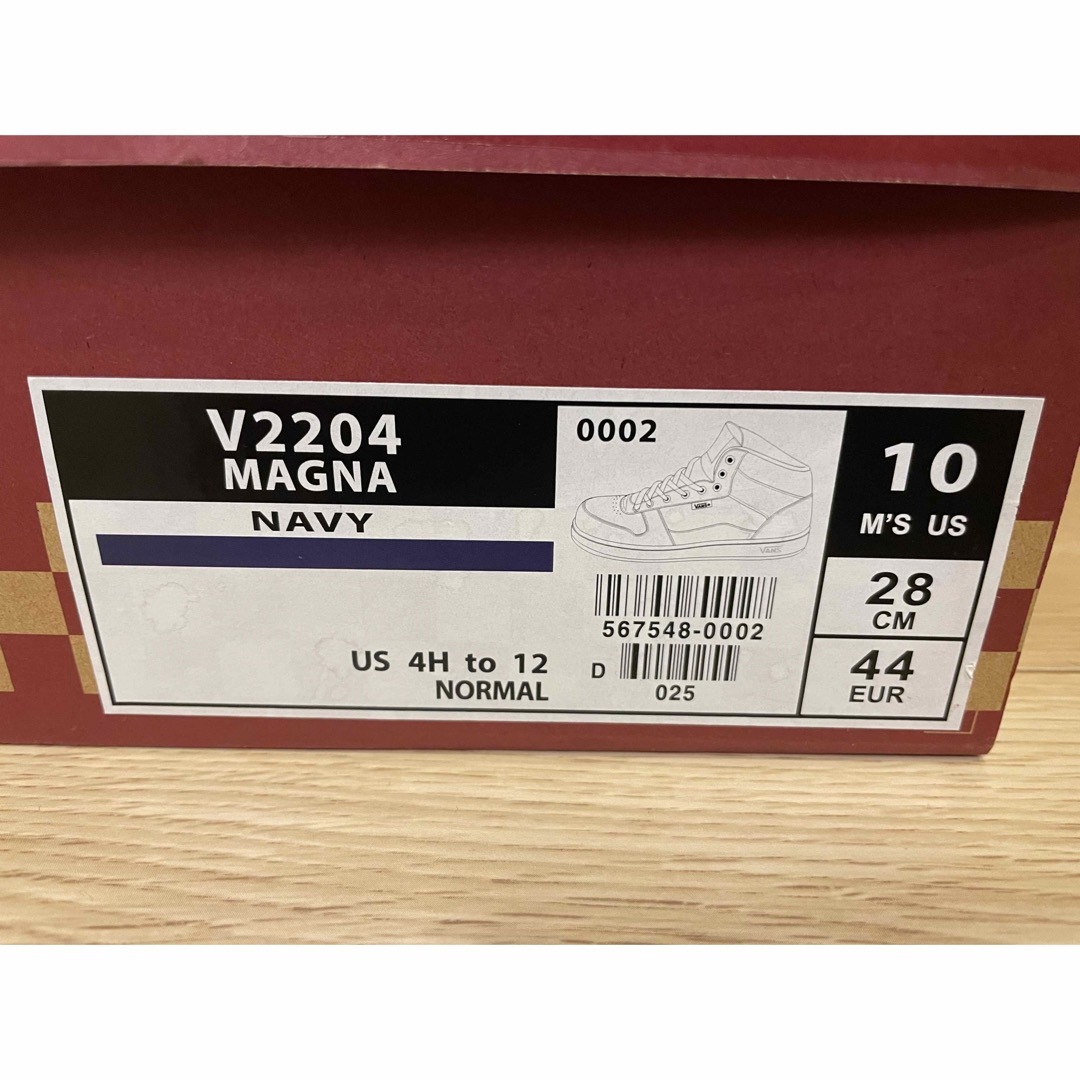 VANS(ヴァンズ)の【新品未使用】VANS スニーカー　V2204 MAGNA NAVY 28cm メンズの靴/シューズ(スニーカー)の商品写真