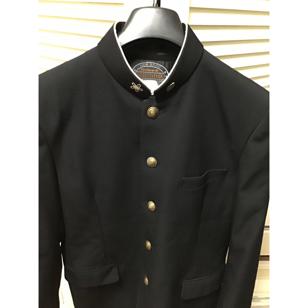 工業高校　学生服　175A 学ラン　校章付き　ボタン付き メンズのスーツ(スーツジャケット)の商品写真