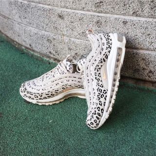 NIKE - NIKE レオパードスニーカーの通販 by hitomi☆'s shop NIKE - NIKE レオパードスニーカーの通販 by hitomi☆'s shop