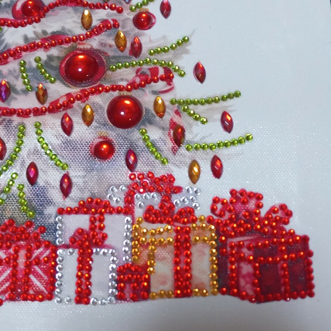 ハンドメイド　クリスマスツリー　ダイヤモンドアート　完成品　コルク　アクリル ハンドメイドのインテリア/家具(インテリア雑貨)の商品写真