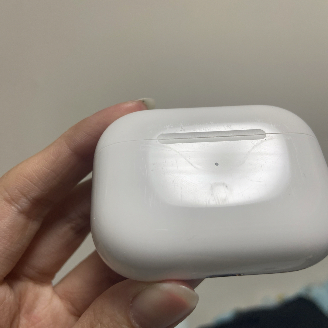 Apple(アップル)のAirPods Pro 第2世代 ケースのみ スマホ/家電/カメラのオーディオ機器(ヘッドフォン/イヤフォン)の商品写真