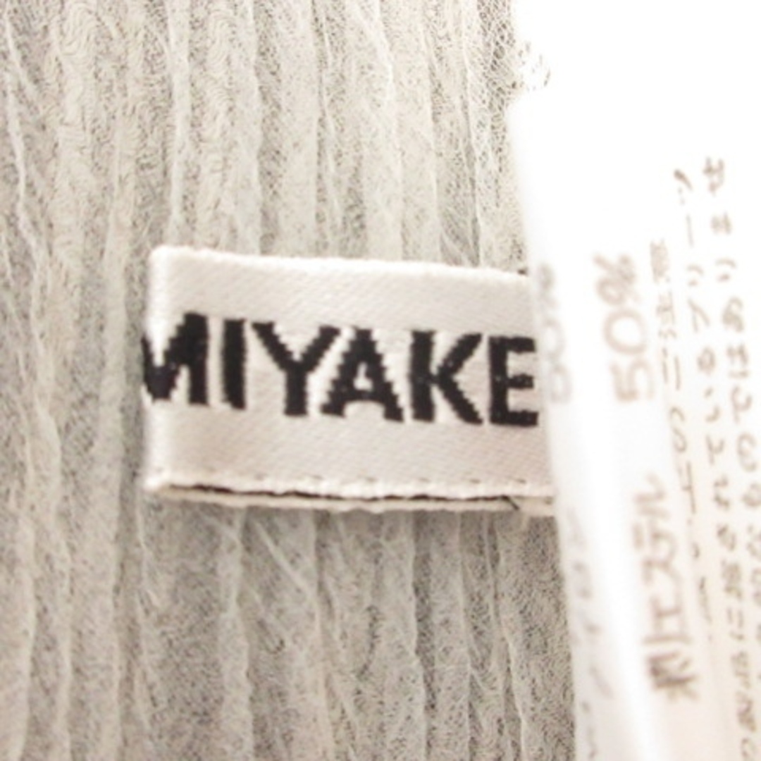 ISSEY MIYAKE(イッセイミヤケ)のイッセイミヤケ プリーツ ショール スカーフ ボレロ 変形 グレー系 レディースのファッション小物(バンダナ/スカーフ)の商品写真