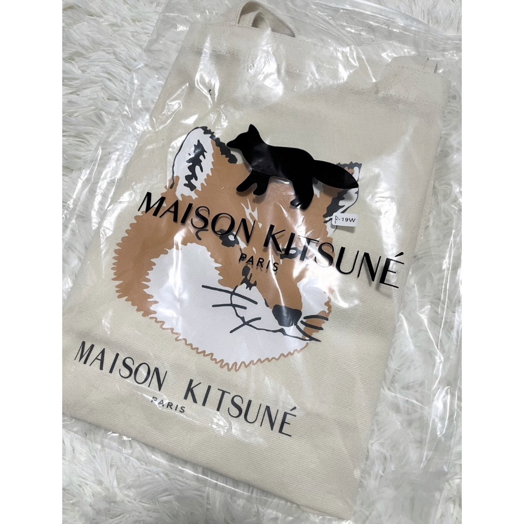 メゾンキツネ♥️MAISON KITSUNE 　トートバッグ　ホワイト レディースのバッグ(トートバッグ)の商品写真