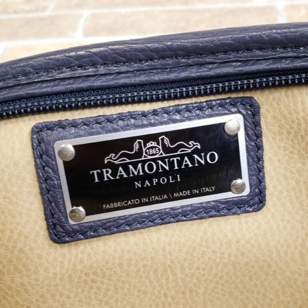 TRAMONTANO - トラモンターノ ☆ レザー クラッチバッグ TRAMONTANO - トラモンターノ ☆ レザー クラッチバッグ
