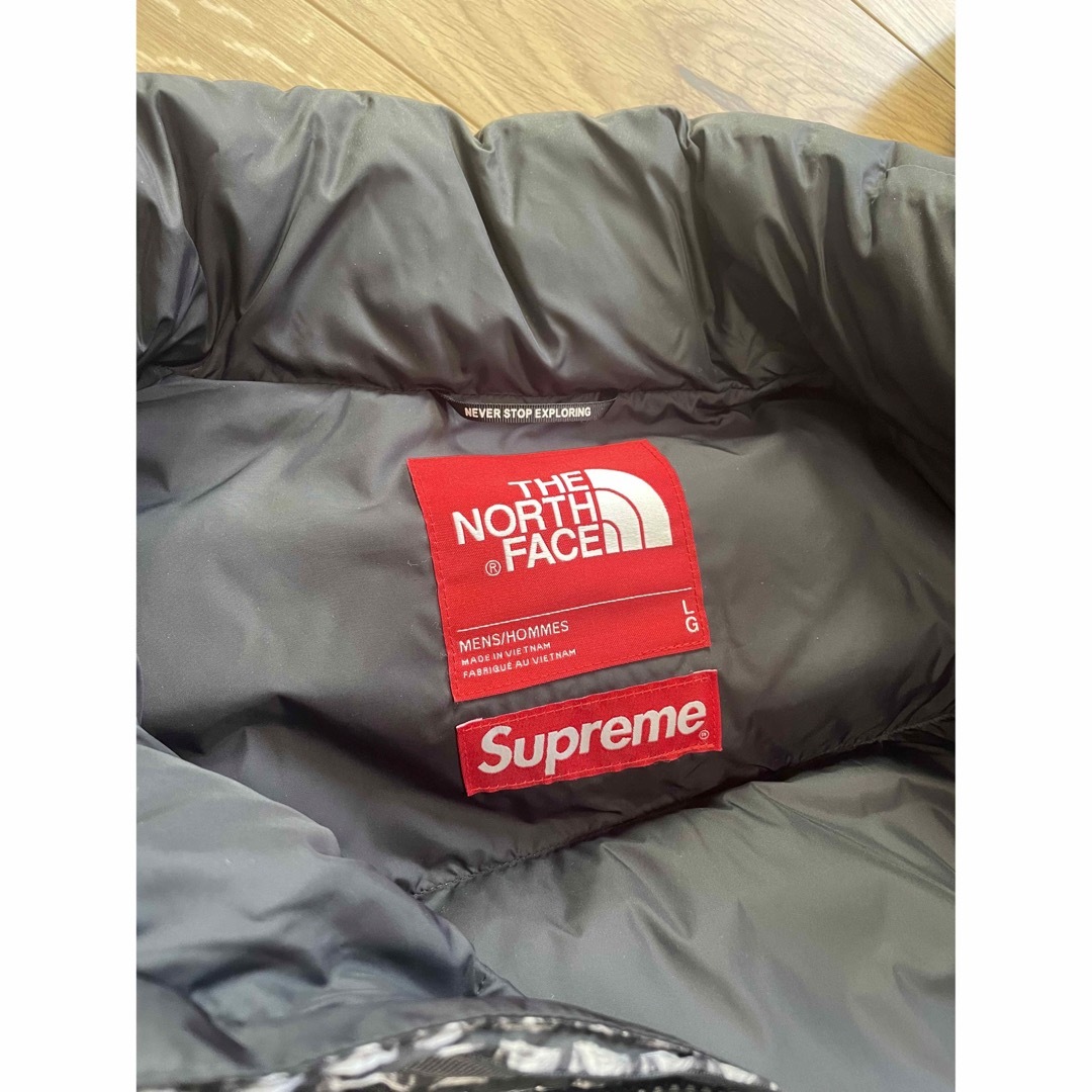 Supreme(シュプリーム)のsupreme northFace  スタッズ　ヌプシダウンジャケット メンズのジャケット/アウター(ダウンジャケット)の商品写真