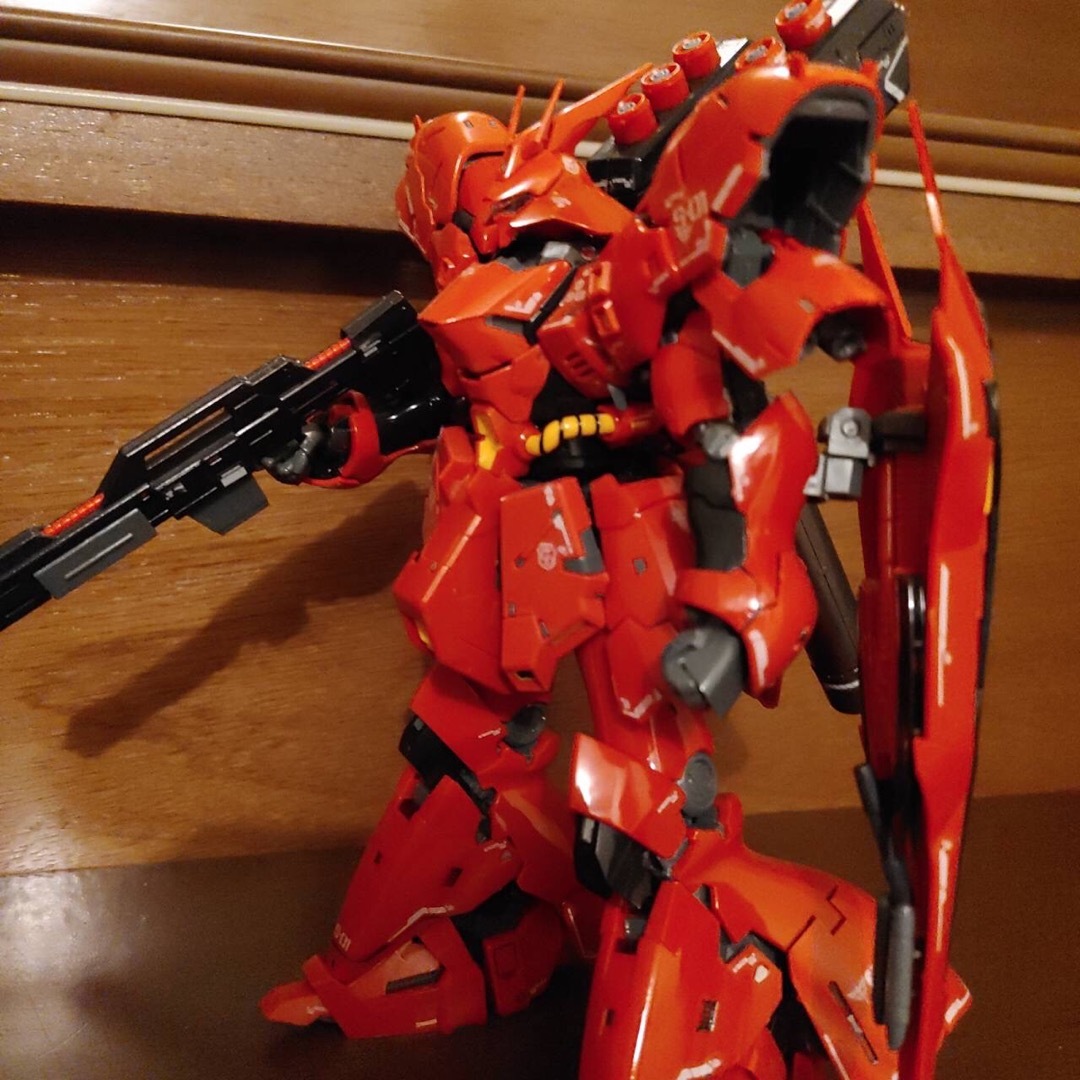 最新入荷 美品 ガンプラRG サザビー MSN-04 完成品 ロボット