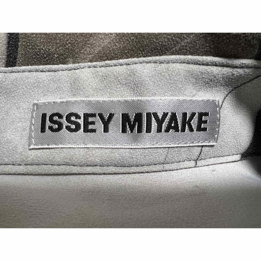 ISSEY MIYAKE(イッセイミヤケ)の値下げ21FW ISSEY MIYAKE 墨流しシャツ レディースのトップス(シャツ/ブラウス(長袖/七分))の商品写真