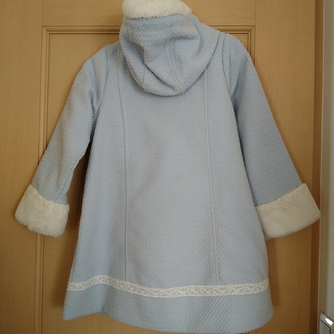 しまむら(シマムラ)の水色キッズコート 女の子 110cm キッズ/ベビー/マタニティのキッズ服女の子用(90cm~)(コート)の商品写真