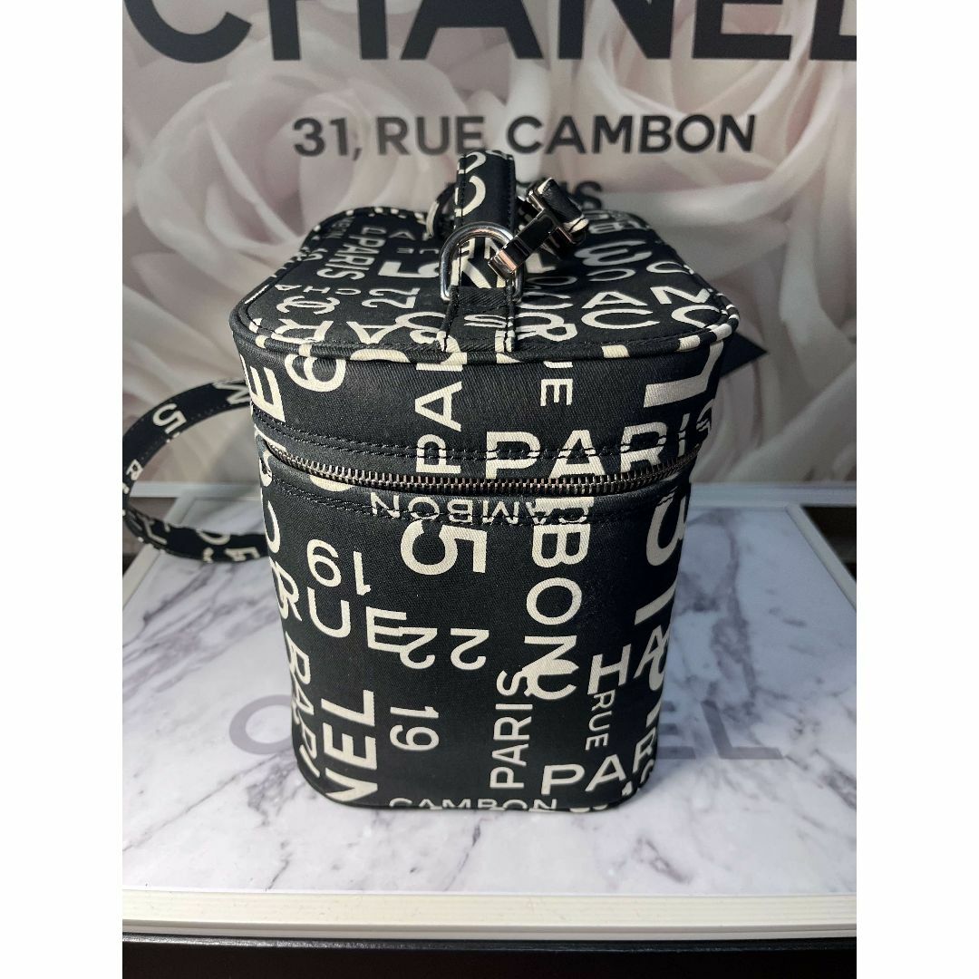 CHANEL(シャネル)の☆正規超極美品☆シャネル　2wayバニティ　バイシーライン　黒♪ レディースのバッグ(ボディバッグ/ウエストポーチ)の商品写真