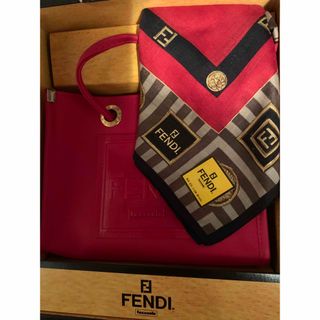 フェンディ(FENDI)のフェンディ　ポーチセット　ハンカチ付き(その他)