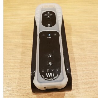 ウィー(Wii)のWiiリモコンプラス　ブラック(その他)