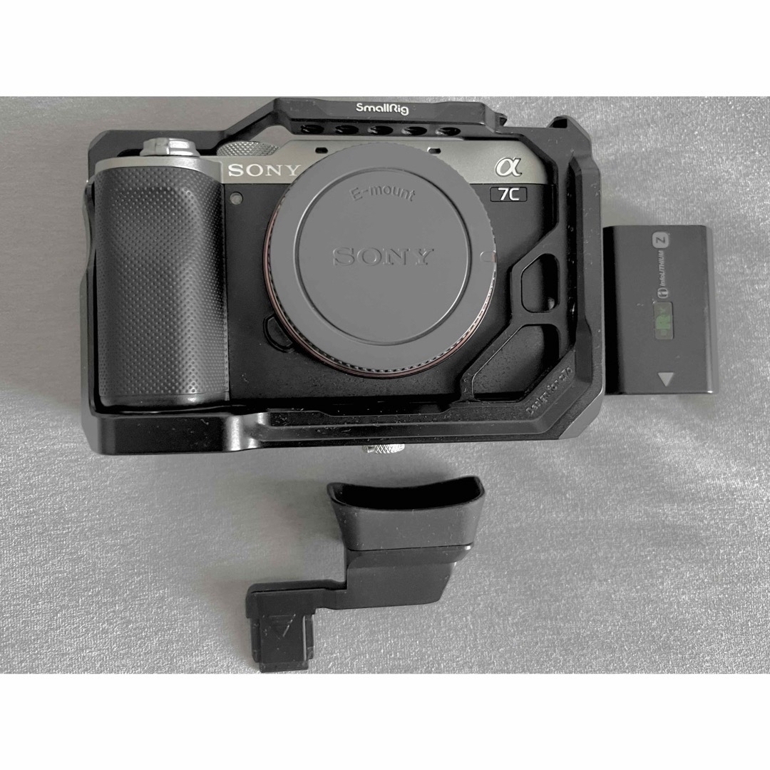 SONY(ソニー)のSONY α7C ボディー シルバー ILCE-7CL(S) スマホ/家電/カメラのカメラ(ミラーレス一眼)の商品写真