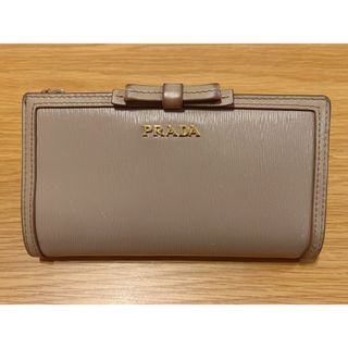 プラダ(PRADA)のPRADA プラダ　二つ折り財布　ベージュ　(財布)