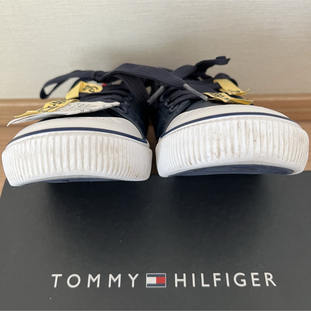 TOMMY HILFIGER(トミーヒルフィガー)の美品！TOMMY HILFIGERスニーカー.20.3cm.ネイビー キッズ/ベビー/マタニティのキッズ靴/シューズ(15cm~)(スニーカー)の商品写真