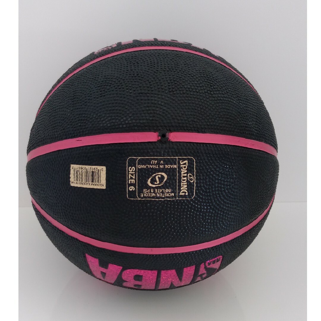 SPALDING(スポルディング)の【匿名配送　送料込】SPALDING NBA バスケットボール 6号ピンク　黒 スポーツ/アウトドアのスポーツ/アウトドア その他(バスケットボール)の商品写真