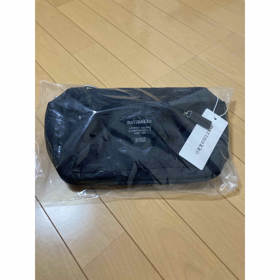 marimekko(マリメッコ)の⑥ マリメッコ　マイシングス　ショルダーバッグ　黒 レディースのバッグ(ショルダーバッグ)の商品写真