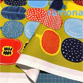 マリメッコ(marimekko)の廃番カラー マリメッコ 生地 コンポッティ グリーン(生地/糸)