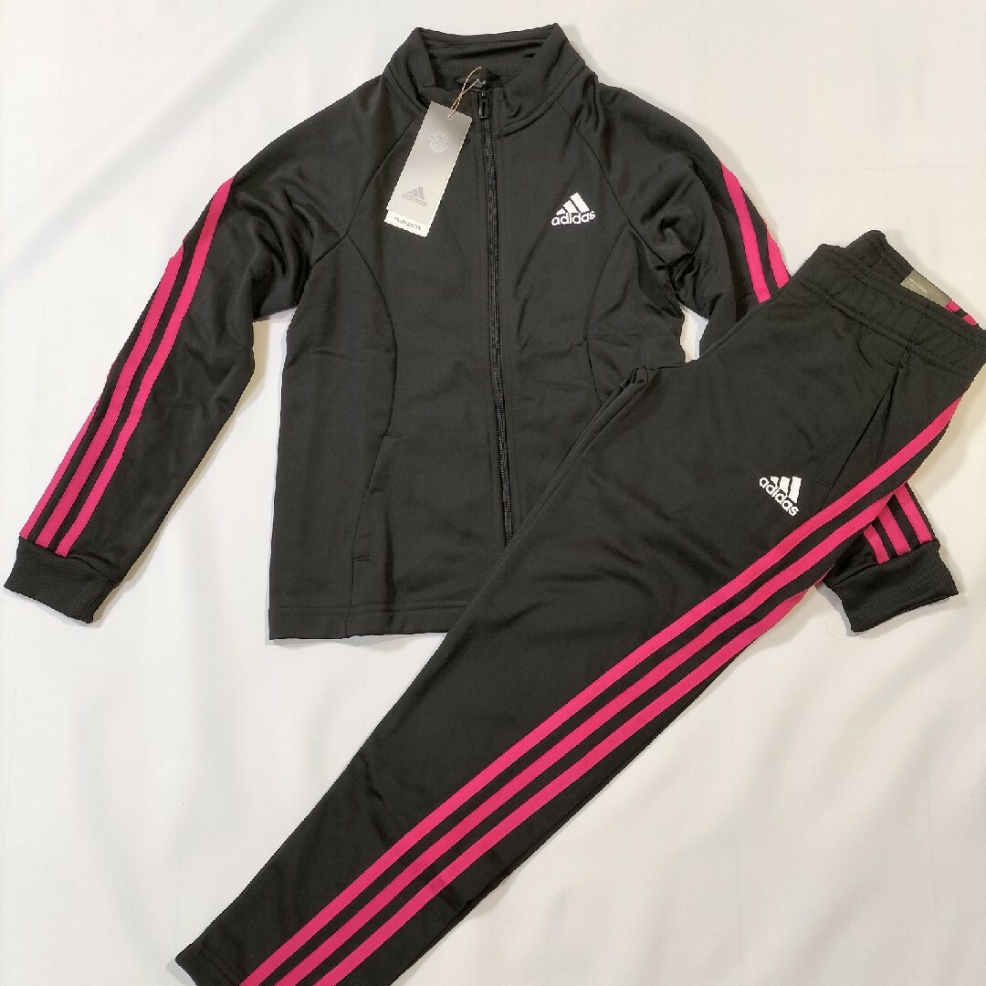 adidas(アディダス)の新品　アディダス　スリーストライプス トラックスーツ　ジャージ上下140サイズ キッズ/ベビー/マタニティのキッズ服男の子用(90cm~)(その他)の商品写真