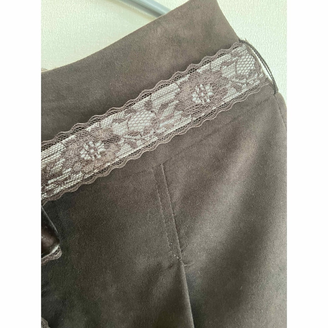 レディース　膝丈フレアスカート　スウェード　刺繍　Mサイズ レディースのスカート(ひざ丈スカート)の商品写真