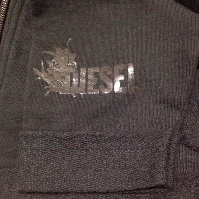 DIESEL(ディーゼル)のDIESEL 黒パーカー レディースのトップス(パーカー)の商品写真