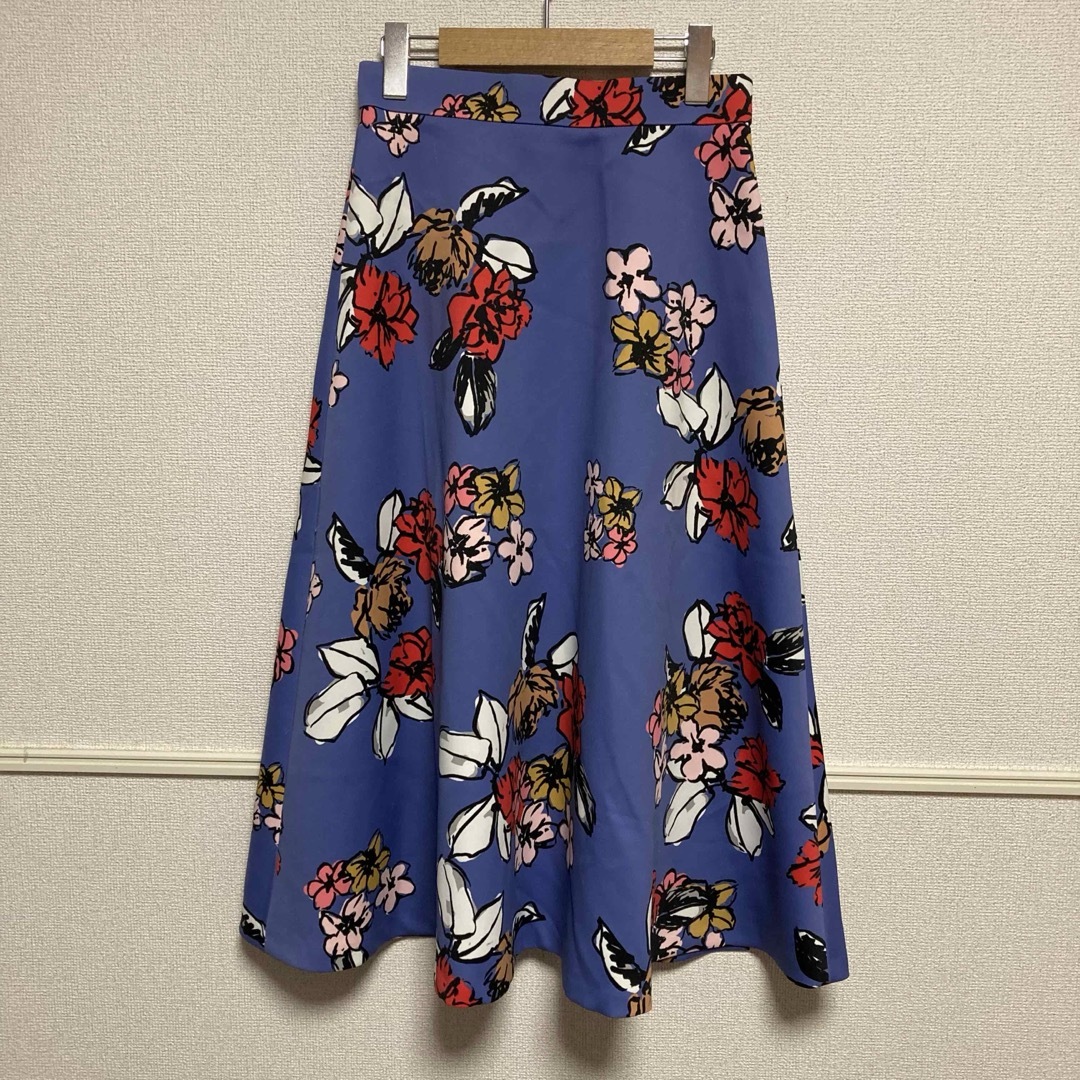 LOULOU WILLOUGHBY(ルルウィルビー)のLOULOU WILLOUGHBY フレアスカート 花柄 ボタニカル レディースのスカート(ロングスカート)の商品写真