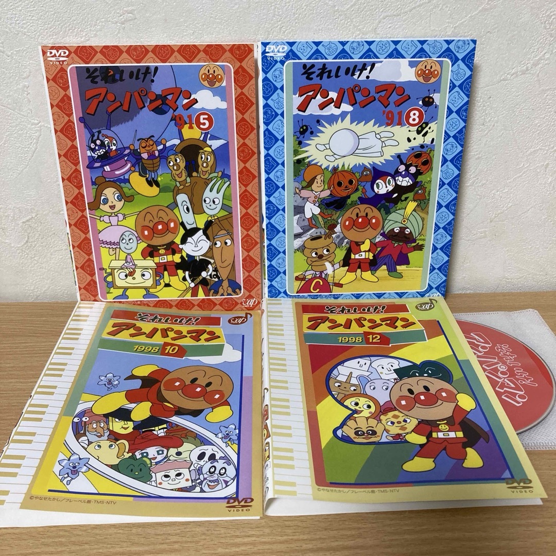 アンパンマン - それいけ!アンパンマン DVD 4本 1991・1998の アンパンマン - それいけ!アンパンマン DVD 4本 1991・1998の