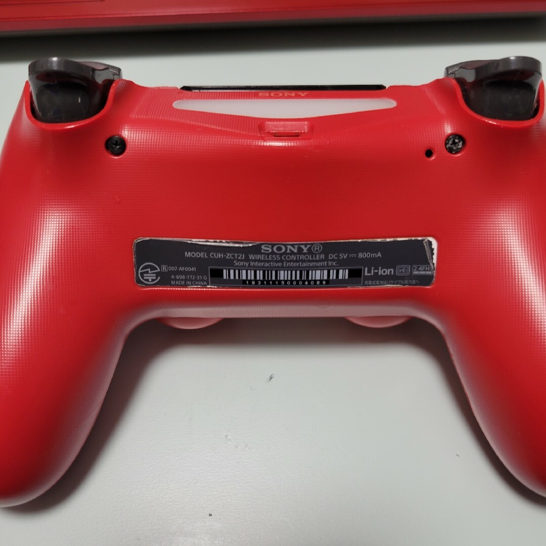 SONY(ソニー)のPS4 DUALSHOCK RED エンタメ/ホビーのゲームソフト/ゲーム機本体(その他)の商品写真