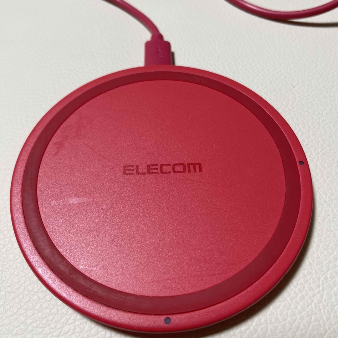 ELECOM(エレコム)のELECOM ワイヤレス充電器 スマホ/家電/カメラのスマートフォン/携帯電話(バッテリー/充電器)の商品写真