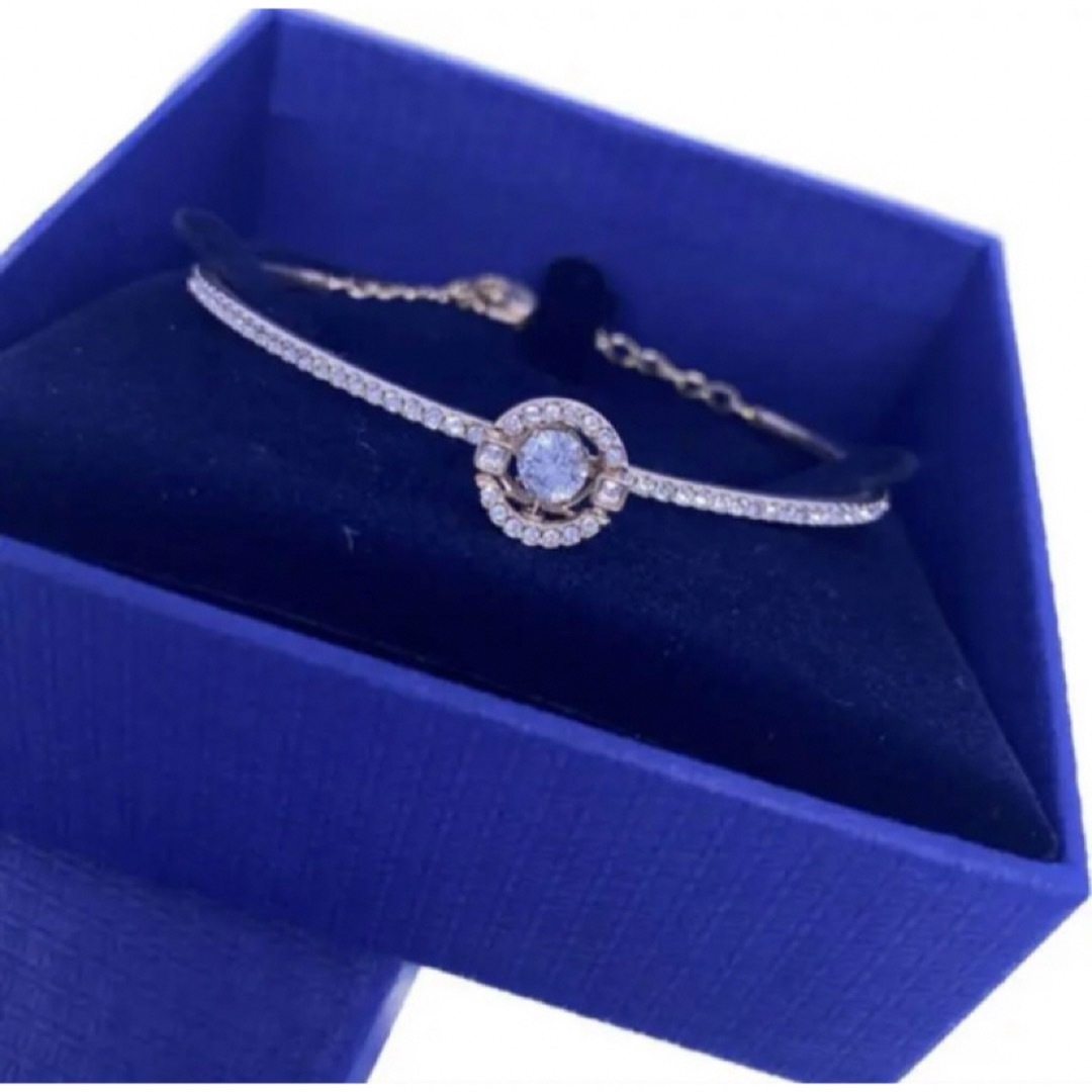 SWAROVSKI - ❤️スワロフスキー❤️バングル ラウンドカット SWAROVSKI - ❤️スワロフスキー❤️バングル ラウンドカット
