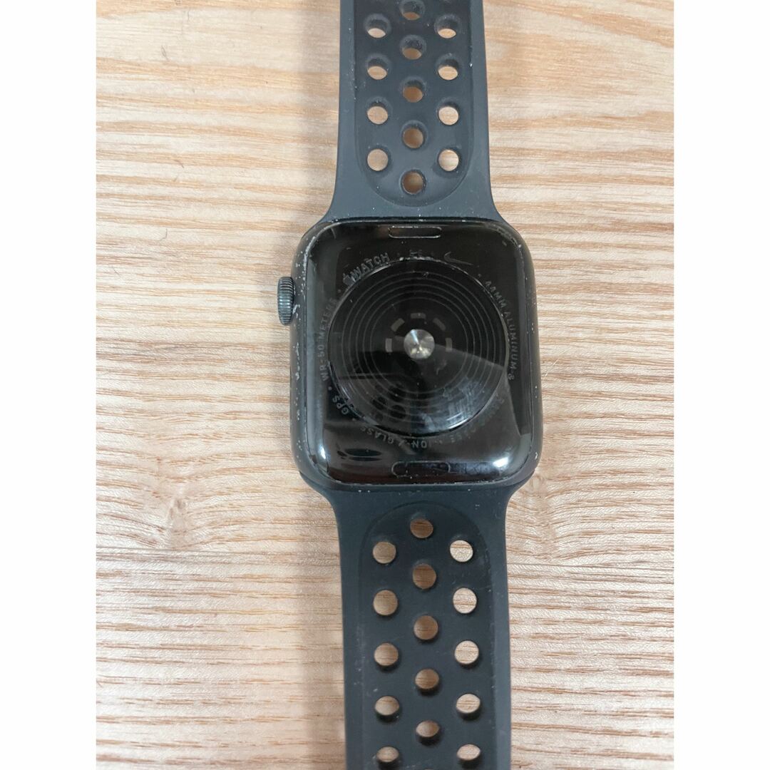 Apple Watch(アップルウォッチ)のアップルウォッチSE NIKE 44mm【ジャンク品】 メンズの時計(腕時計(デジタル))の商品写真