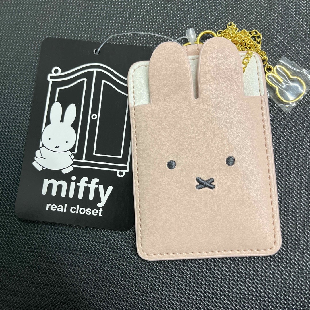 miffy(ミッフィー)のミッフィーパスケース レディースのファッション小物(パスケース/IDカードホルダー)の商品写真