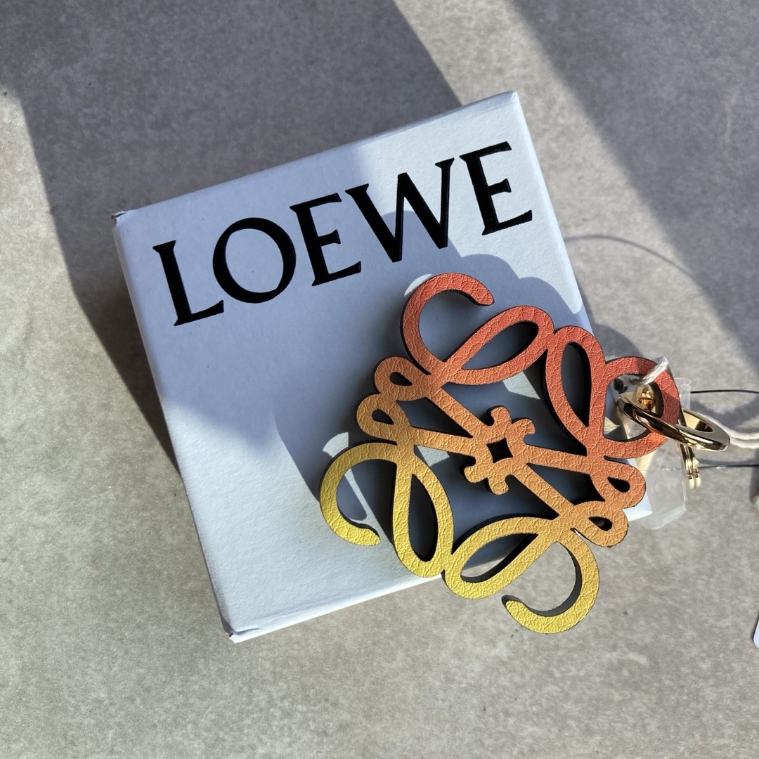 LOEWE(ロエベ)新品未使用 チャーム - チャーム LOEWE(ロエベ)新品未使用 チャーム - チャーム