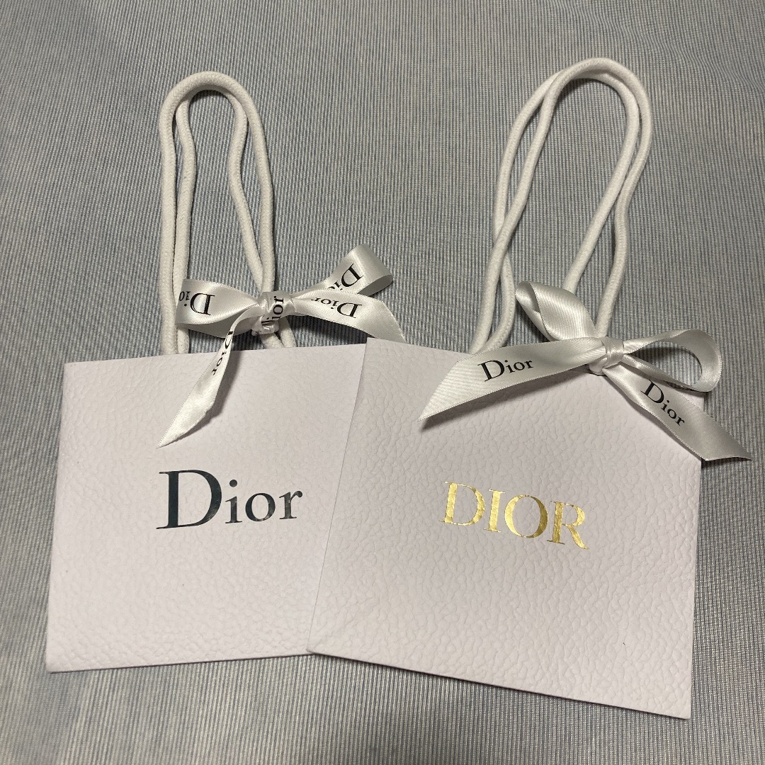 Christian Dior(クリスチャンディオール)の(小)Dior ブラック＆ゴールドロゴ ショッパー 2点セット リボン付き レディースのバッグ(ショップ袋)の商品写真
