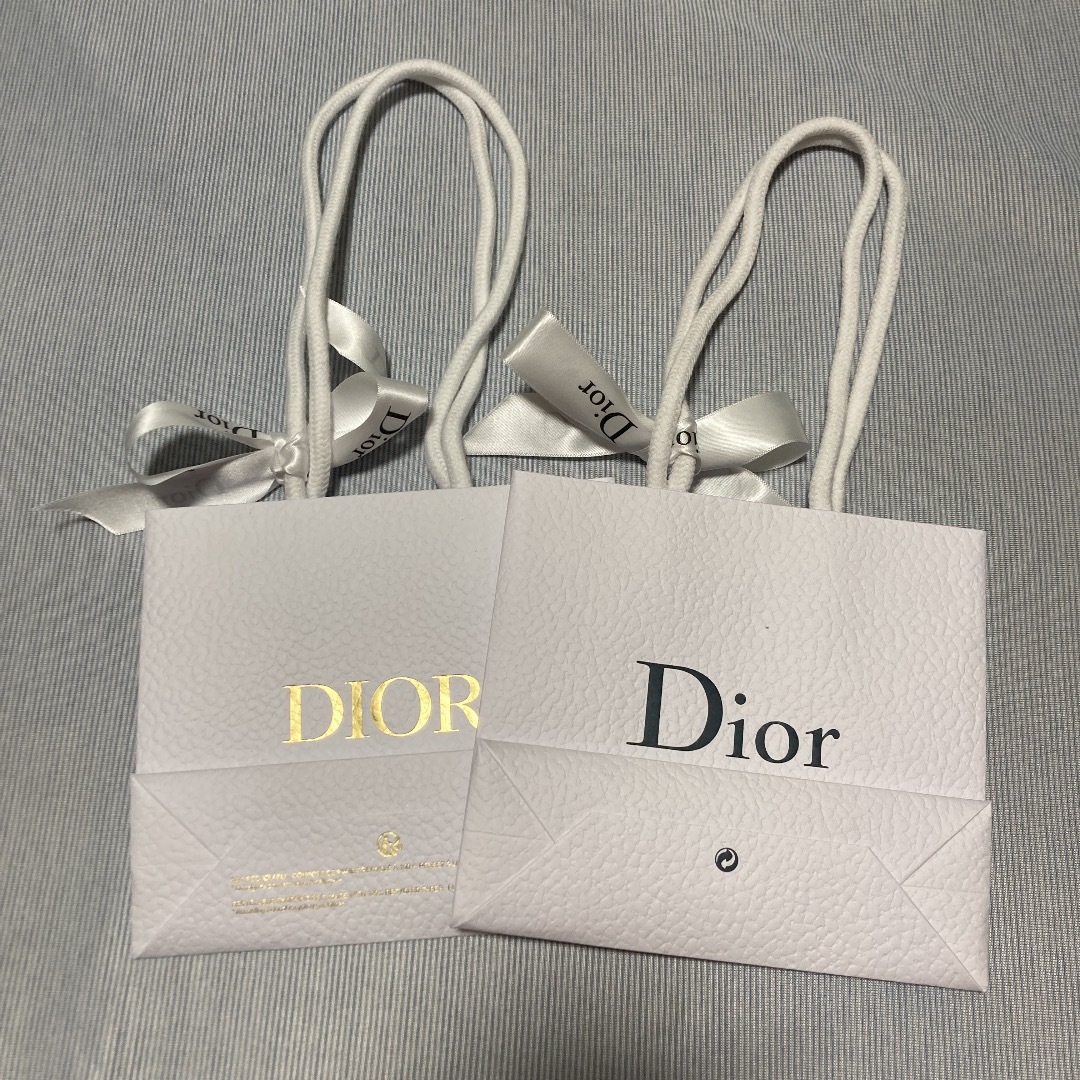 Christian Dior(クリスチャンディオール)の(小)Dior ブラック＆ゴールドロゴ ショッパー 2点セット リボン付き レディースのバッグ(ショップ袋)の商品写真