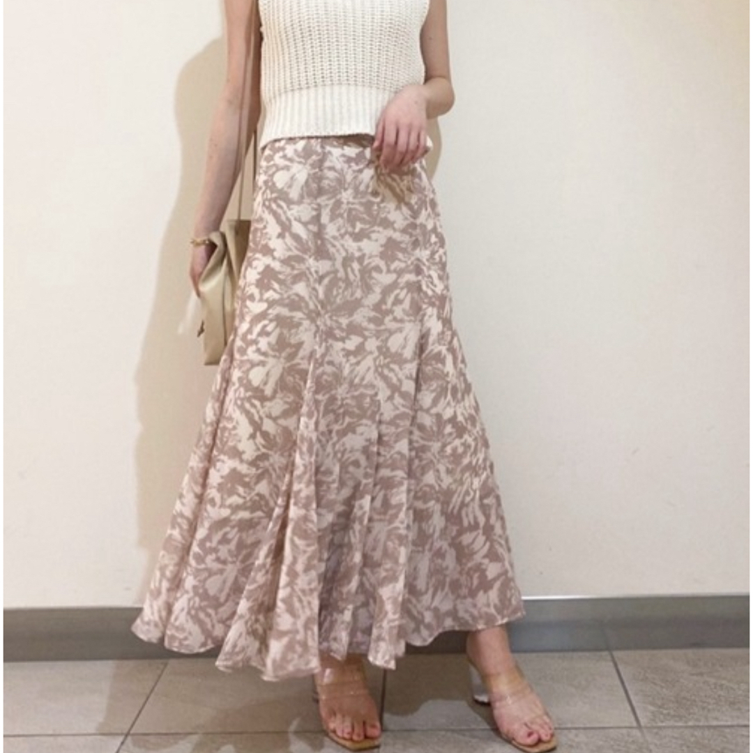 SNIDEL(スナイデル)のSNIDEL ヘムフレアプリントスカート  レディースのスカート(ロングスカート)の商品写真