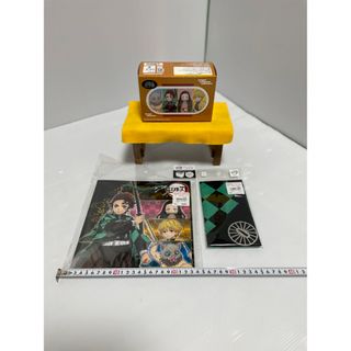 鬼滅の刃✨ランチボックスとランチクロスとペーパーバッグ✨3点セットです✨新品✨(キャラクターグッズ)