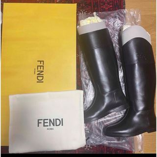 FENDI ブーツ　新品　未使用　箱付