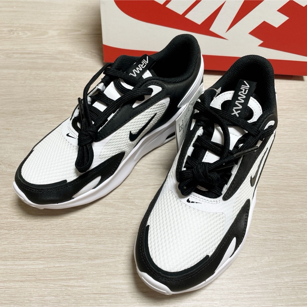 新品★NIKE★AIR MAX★ボルト★運動靴★スニーカー★23.5cm