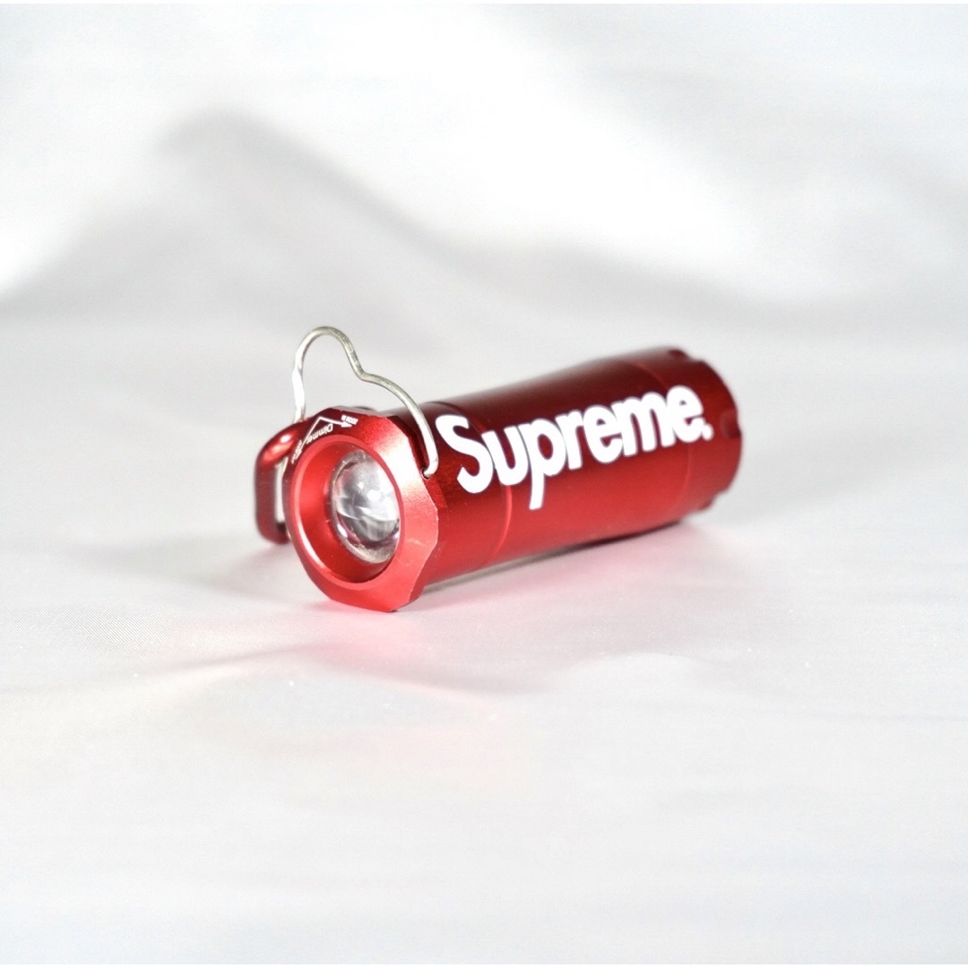 Supreme(シュプリーム)の【新品/未使用】Supreme Logo Lantern ロゴ ランタン レッド スポーツ/アウトドアのアウトドア(ライト/ランタン)の商品写真