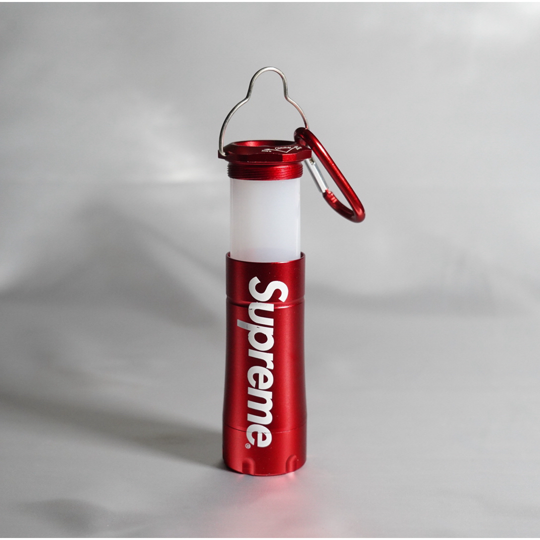 Supreme(シュプリーム)の【新品/未使用】Supreme Logo Lantern ロゴ ランタン レッド スポーツ/アウトドアのアウトドア(ライト/ランタン)の商品写真