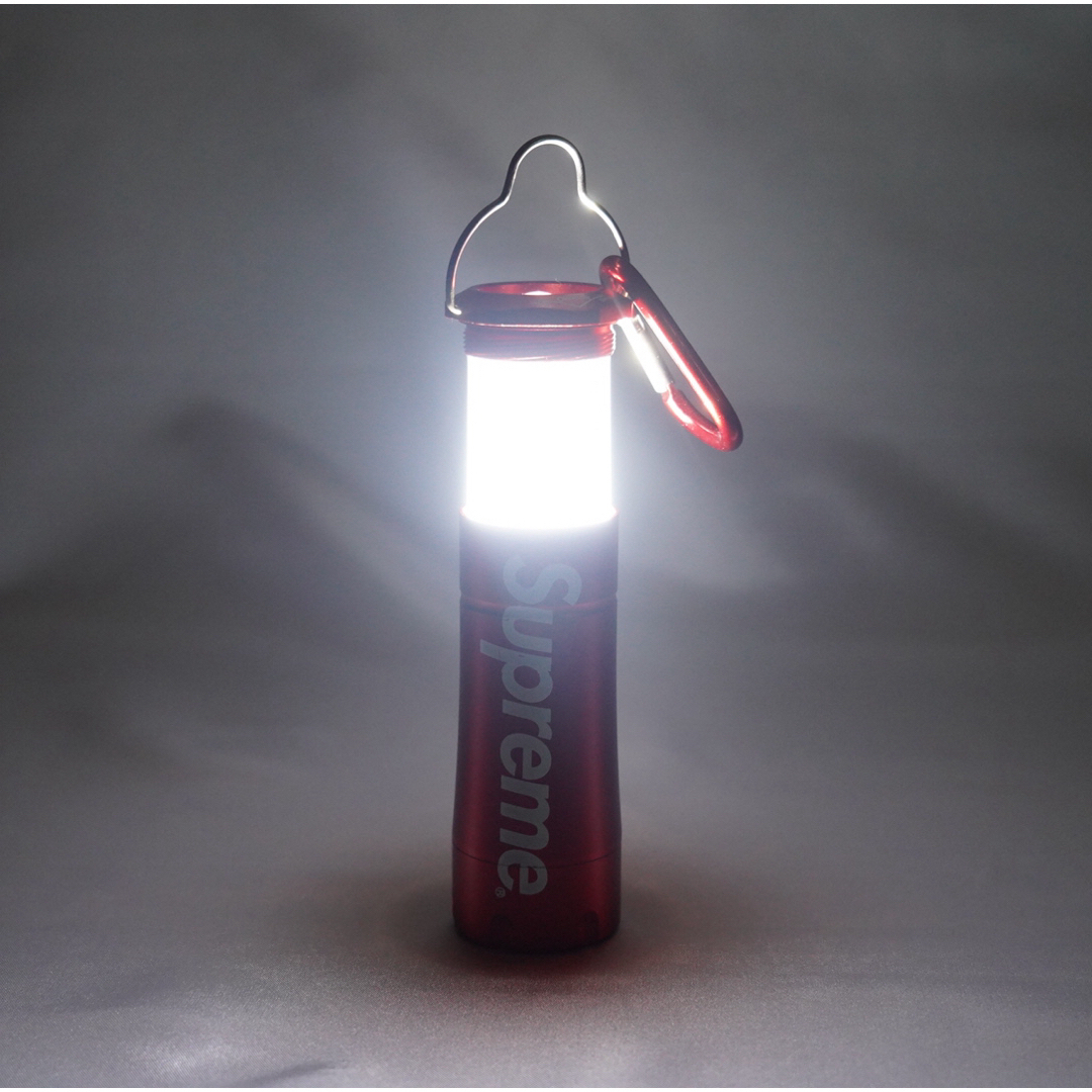 Supreme(シュプリーム)の【新品/未使用】Supreme Logo Lantern ロゴ ランタン レッド スポーツ/アウトドアのアウトドア(ライト/ランタン)の商品写真