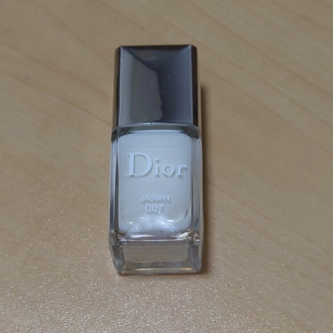 Dior(ディオール)のDior ヴェルニ　JASMIN 007 コスメ/美容のネイル(マニキュア)の商品写真