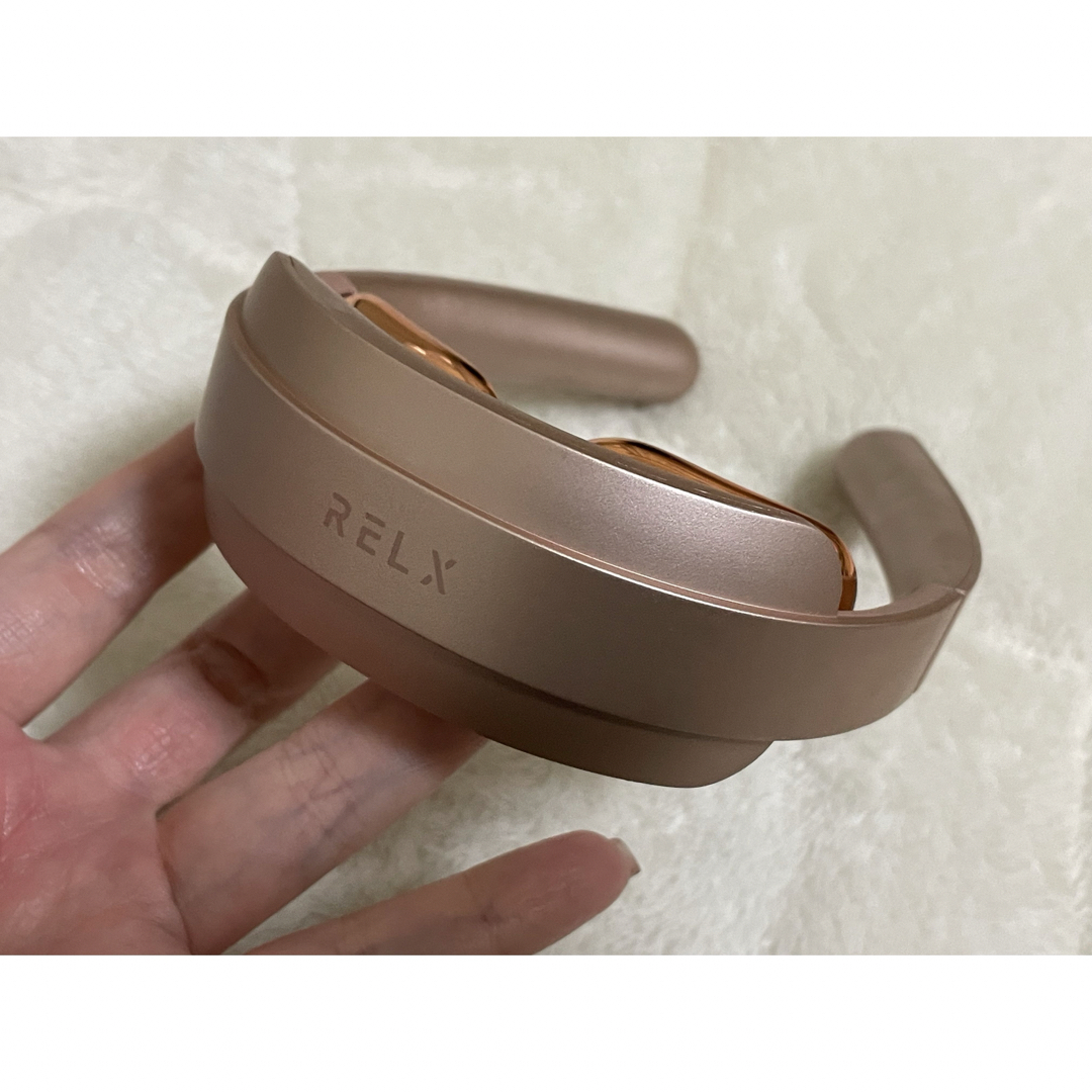 RELX NECK WARER スマホ/家電/カメラの美容/健康(マッサージ機)の商品写真
