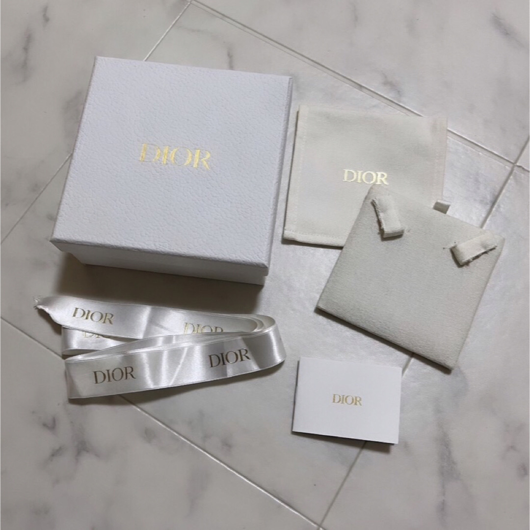 Christian Dior - 【専用】Dior 空箱 リボン ネックレスの通販 Christian Dior - 【専用】Dior 空箱 リボン ネックレスの通販