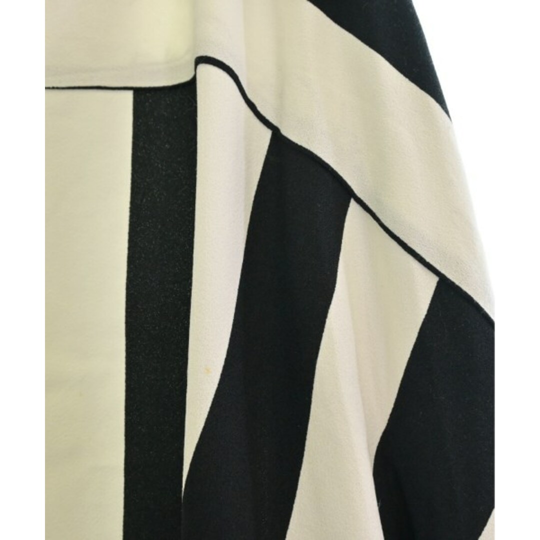 MSGM(エムエスジイエム)のMSGM エムエスジーエム ひざ丈スカート 40(M位) 白x黒(ストライプ) 【古着】【中古】 レディースのスカート(ひざ丈スカート)の商品写真