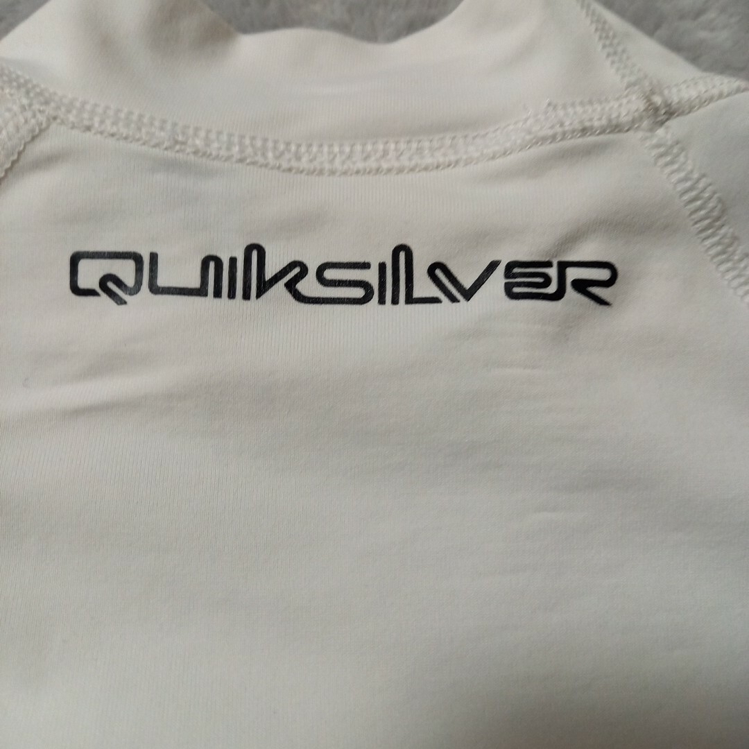 QUIKSILVER(クイックシルバー)のクイックシルバー　ラッシュガード　120 キッズ/ベビー/マタニティのキッズ服男の子用(90cm~)(水着)の商品写真