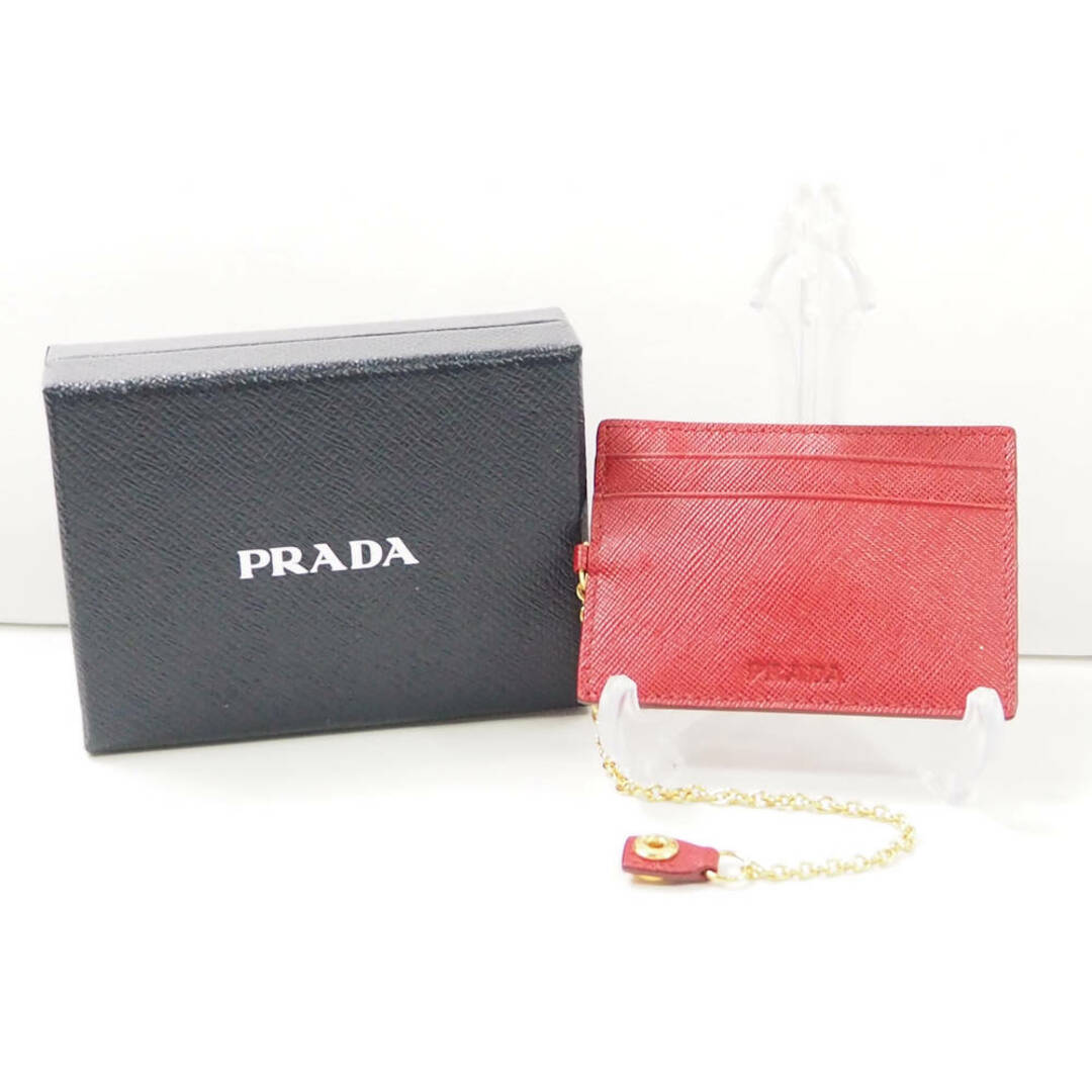 PRADA(プラダ)のPRADA プラダ パスケース 1点 サフィアーノ チェーン付き カード入れ レディース AU2339C  レディースのバッグ(その他)の商品写真
