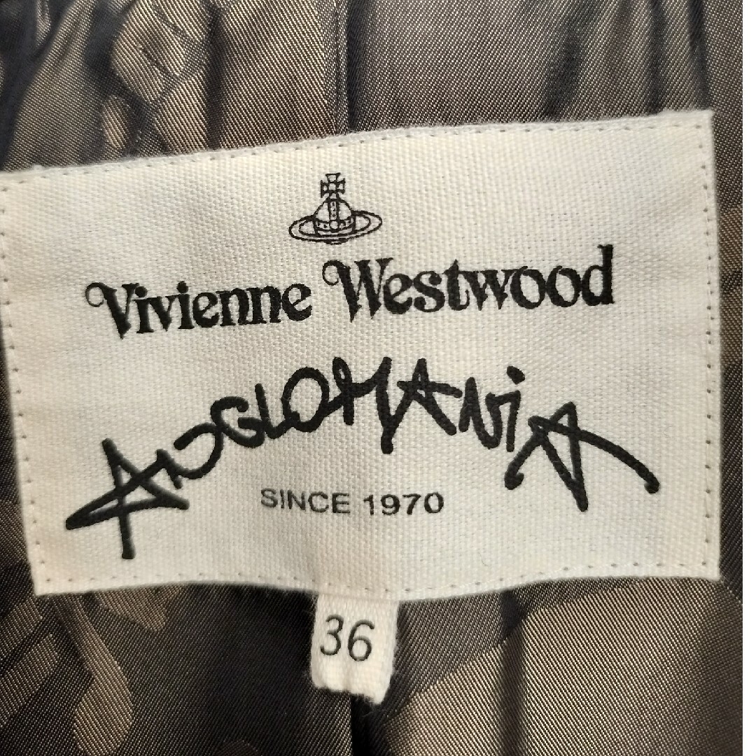 Vivienne Westwood(ヴィヴィアンウエストウッド)の新品☆ヴィヴィアンウエストウッド☆アングロマニア☆コート☆ブラック レディースのジャケット/アウター(トレンチコート)の商品写真