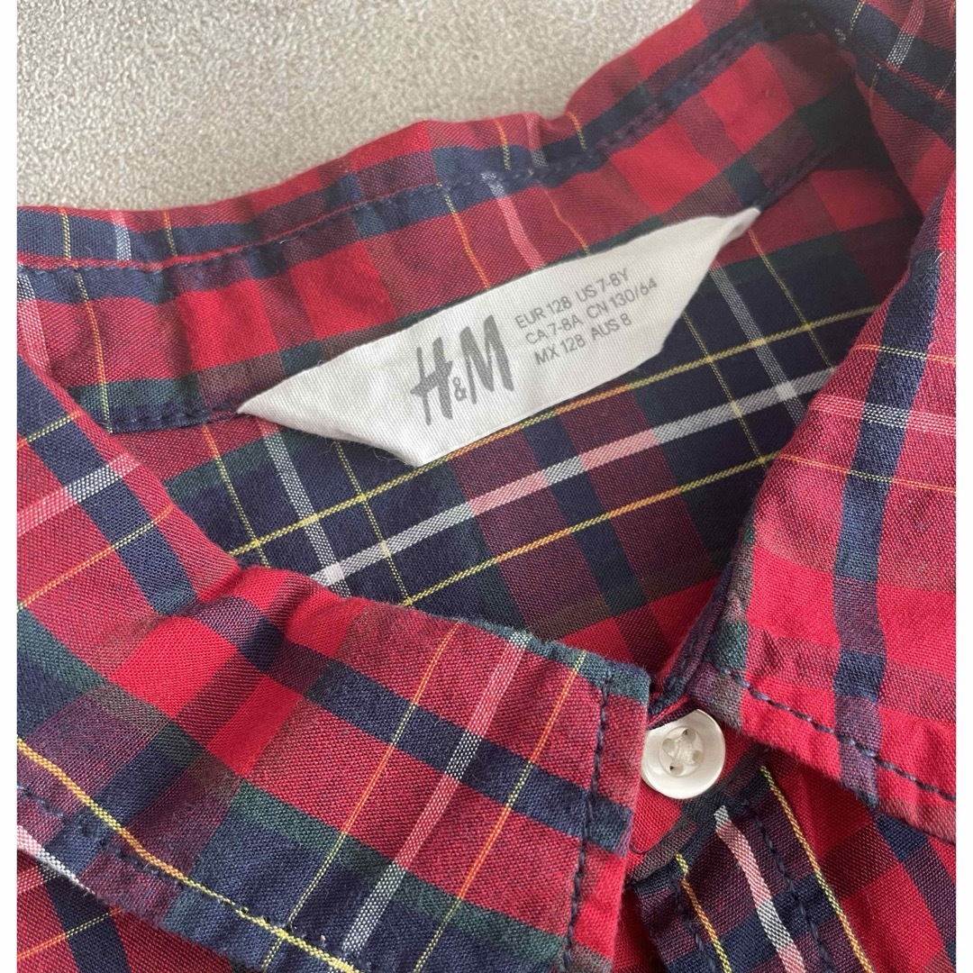 H&M(エイチアンドエム)の【美品】シャツ 120-130 クリスマス キッズ/ベビー/マタニティのキッズ服男の子用(90cm~)(ブラウス)の商品写真